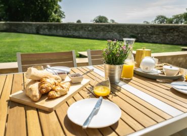 Breakfast in the garden